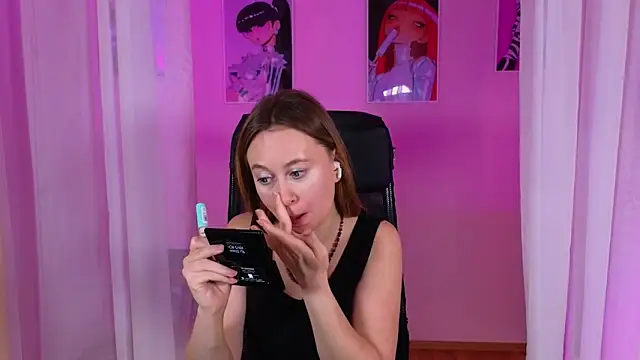 BrookeEvans online show from 18, 2, 2025