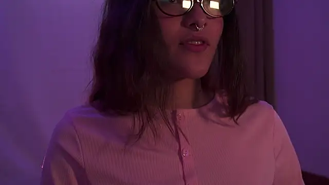 Snapshot of HannaMoom chatting on 15, 11, 2025 HannaMoom online show from 15, 11, 2025