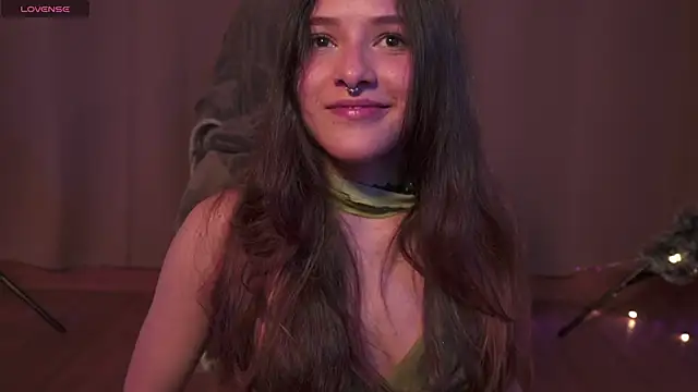 Snapshot of HannaMoom chatting on 15, 12, 2025 HannaMoom online show from 15, 12, 2025