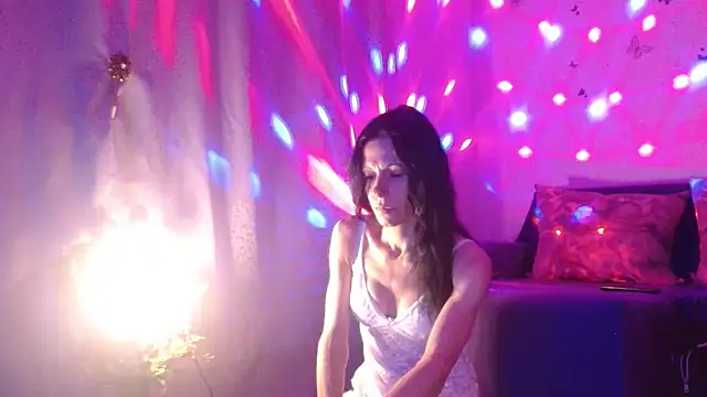 Snapshot of ElysaSun chatting on 16, 11, 2025 ElysaSun online show from 16, 11, 2025