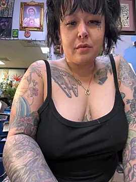 Snapshot of evacheers chatting on 5, 11, 2025 evacheers online show from 5, 11, 2025