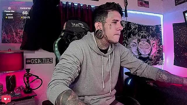 Snapshot of josh__ackerman chatting on 25, 12, 2024 josh ackerman online show from 25, 12, 2024