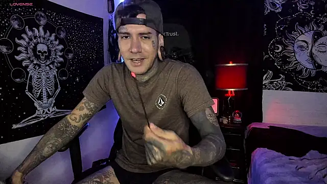 Snapshot of josh__ackerman chatting on 11, 3, 2025 josh ackerman online show from 11, 3, 2025