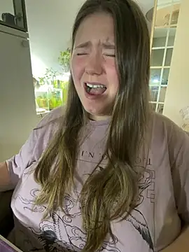 Snapshot of remirann_ chatting on 5, 11, 2025 remirann online show from 5, 11, 2025