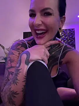 InkedBiitch online show from 8, 10, 2025