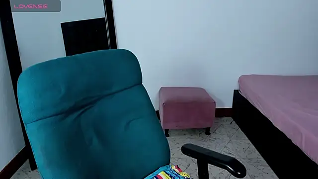 MaiaPetitte  online show from 30, 12, 2024