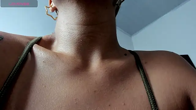 MaiaPetitte  online show from 16, 1, 2025