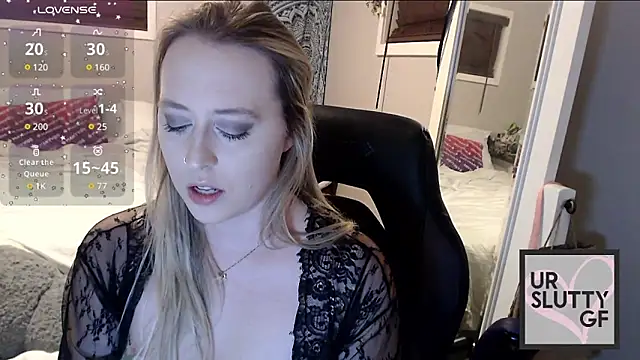 Snapshot of ursluttygf chatting on 7, 12, 2024 ursluttygf online show from 7, 12, 2024