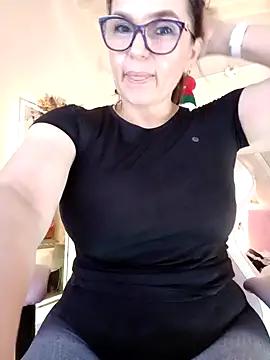 Snapshot of MariaPau_83 chatting on 6, 12, 2024 MariaPau 83 online show from 6, 12, 2024