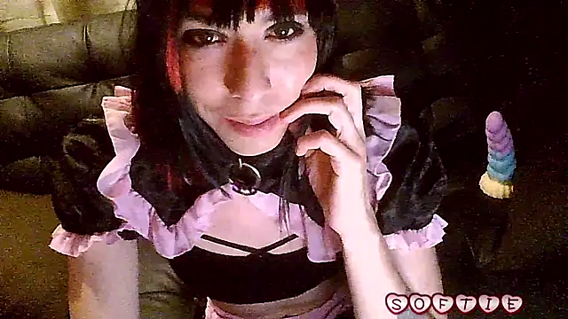 Snapshot of crystalxh chatting on 8, 11, 2025 crystalxh online show from 8, 11, 2025