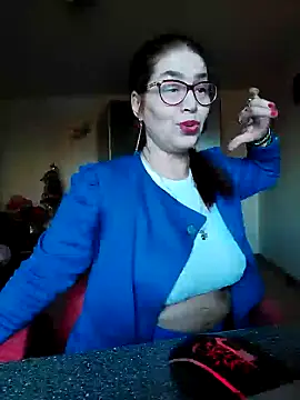 Chriss Tinaa online show from 12, 12, 2024