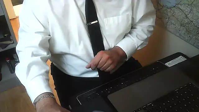 Snapshot of DUDURA@xh chatting on 4, 12, 2024 DUDURAxh online show from 4, 12, 2024