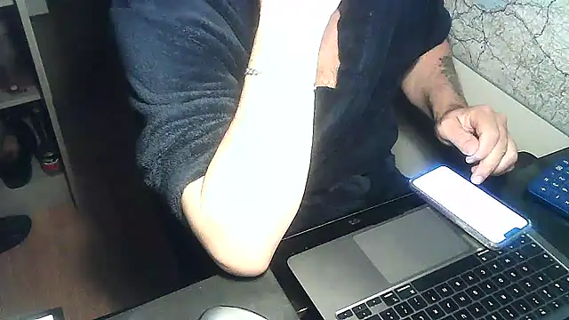 Snapshot of DUDURA@xh chatting on 3, 11, 2025 DUDURAxh online show from 3, 11, 2025