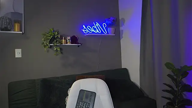 HannahEvanss online show from 11, 10, 2025