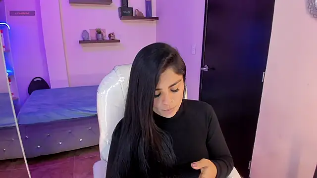 Catalinaa martinez online show from 17, 12, 2024