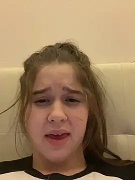 HornyGirlH online show from 25, 1, 2025