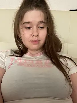 HornyGirlH online show from 9, 3, 2025