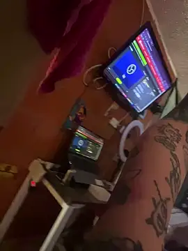 Lilmarieee online show from 2, 2, 2025