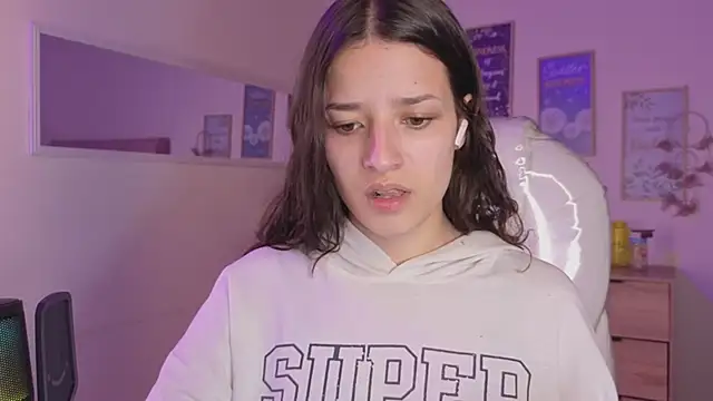 Snapshot of Amaia_Daniells chatting on 17, 10, 2025 Amaia Daniells online show from 17, 10, 2025