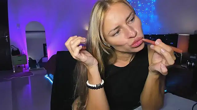 holy khloe online show from 3, 3, 2025