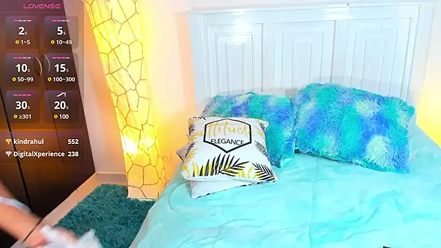SarahCinnamon- online show from 4, 12, 2024