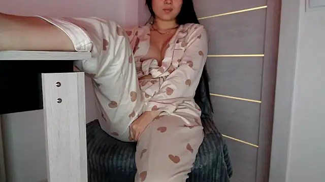 Snapshot of Lili_asian chatting on 7, 12, 2024 Lili asian online show from 7, 12, 2024