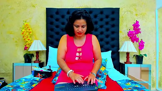 SaraBernarrd online show from 9, 1, 2025