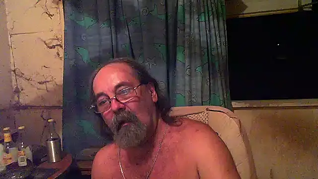 herbie010666 online show from 11, 2, 2025