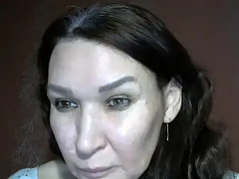 PrettyAndWild online show from 2, 2, 2025