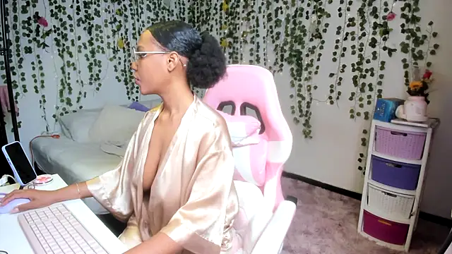 Snapshot of violeta_milleer chatting on 11, 2, 2026 violeta milleer online show from 11, 2, 2026