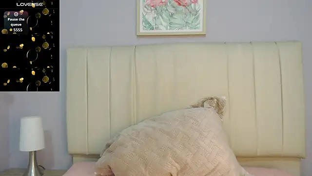 Snapshot of amy_le01 chatting on 14, 10, 2025 amy le01 online show from 14, 10, 2025