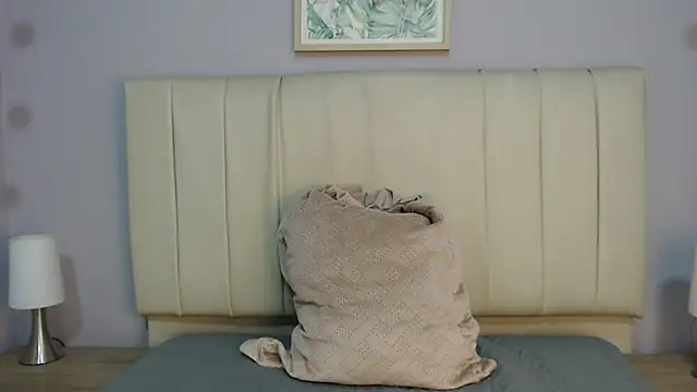 Snapshot of amy_le01 chatting on 31, 10, 2025 amy le01 online show from 31, 10, 2025