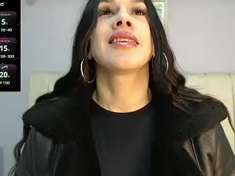 Snapshot of amy_le01 chatting on 19, 12, 2025 amy le01 online show from 19, 12, 2025