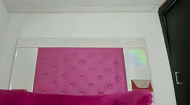Emilyhottx online show from 4, 1, 2025