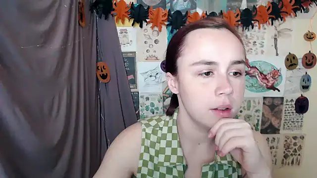 Snapshot of VeryVeryVeryShy_ chatting on 10, 10, 2025 VeryVeryVeryShy online show from 10, 10, 2025