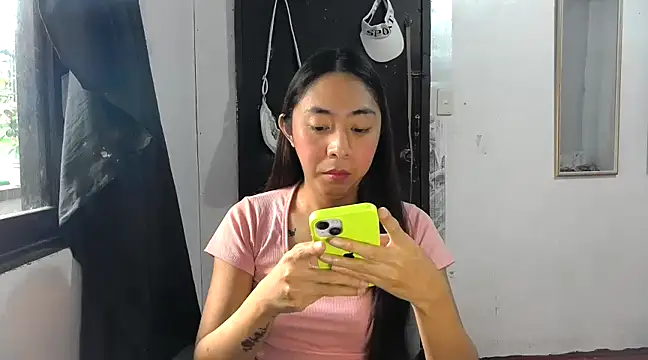 Snapshot of ErikaJayne4u chatting on 5, 12, 2024 ErikaJayne4u online show from 5, 12, 2024