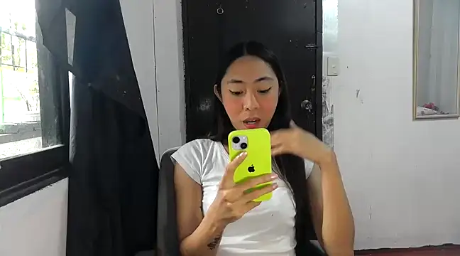 Snapshot of ErikaJayne4u chatting on 7, 1, 2025 ErikaJayne4u online show from 7, 1, 2025