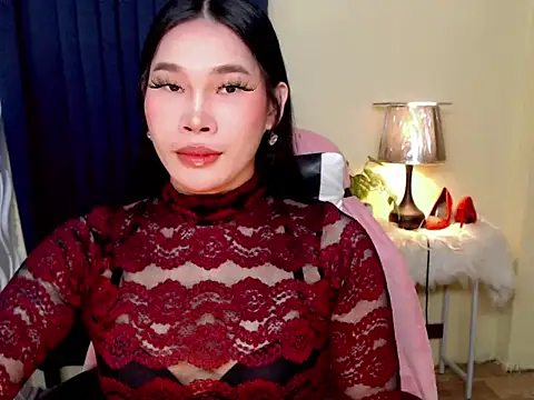 Ur Fantastic Lina online show from 3, 12, 2025