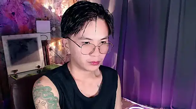 Sexy Handsome Drex online show from 4, 1, 2025