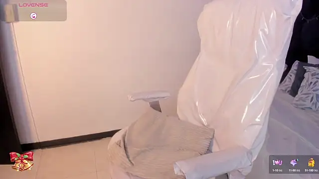 Snapshot of lauren_fit chatting on 24, 2, 2025 lauren fit online show from 24, 2, 2025