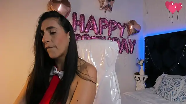 Snapshot of lauren_fit chatting on 5, 11, 2025 lauren fit online show from 5, 11, 2025