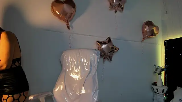 Snapshot of lauren_fit chatting on 20, 11, 2025 lauren fit online show from 20, 11, 2025