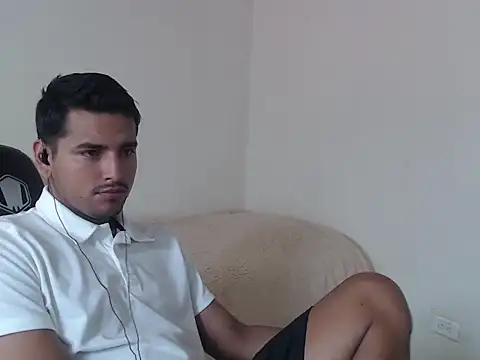 Snapshot of kylian_07 chatting on 2, 3, 2026 kylian 07 online show from 2, 3, 2026