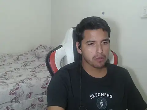 Snapshot of kylian_07 chatting on 26, 3, 2026 kylian 07 online show from 26, 3, 2026