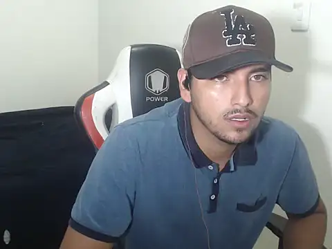 Snapshot of kylian_07 chatting on 7, 4, 2026 kylian 07 online show from 7, 4, 2026