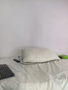 Snapshot of AgathaPember chatting on 28, 3, 2026 AgathaPember online show from 28, 3, 2026