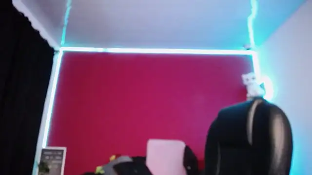 Snapshot of lulubigtitts1 chatting on 3, 1, 2025 lulubigtitts1 online show from 3, 1, 2025