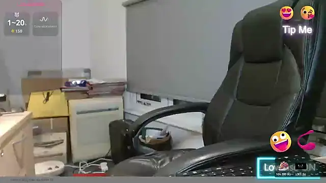 Snapshot of bigbadjon69 chatting on 4, 12, 2025 bigbadjon69 online show from 4, 12, 2025