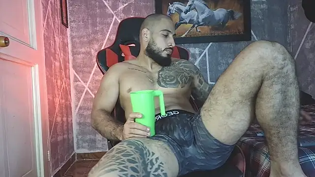 Snapshot of leonidas_18k chatting on 11, 10, 2025 leonidas 18k online show from 11, 10, 2025