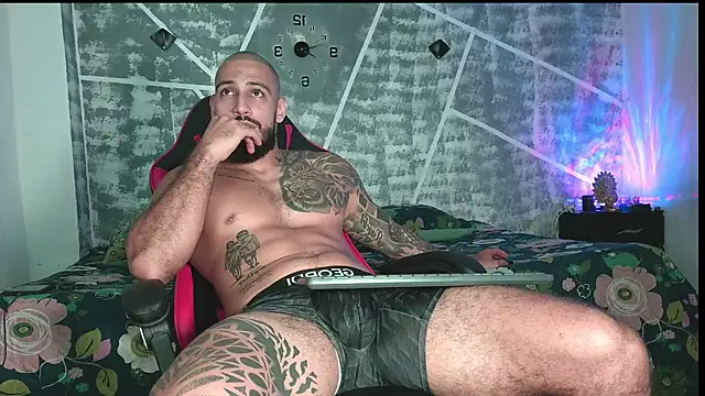 Snapshot of leonidas_18k chatting on 23, 11, 2025 leonidas 18k online show from 23, 11, 2025